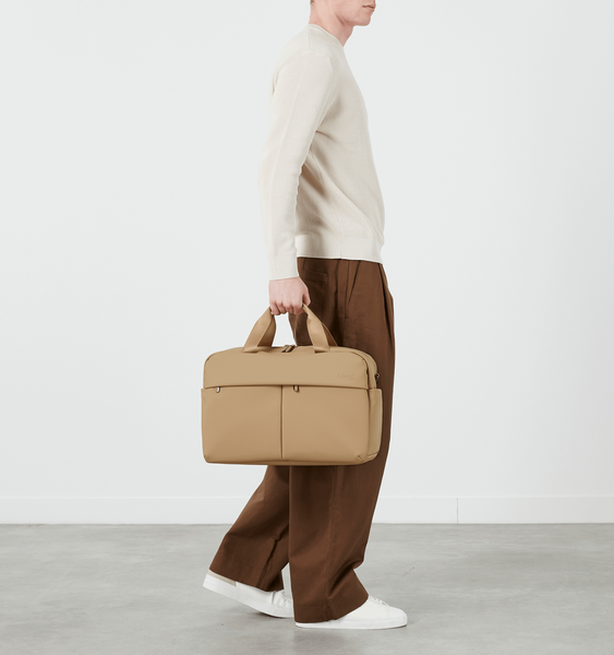 Lost In Berlin Bolsa 24h Lost In Berlin Bolsa 24h